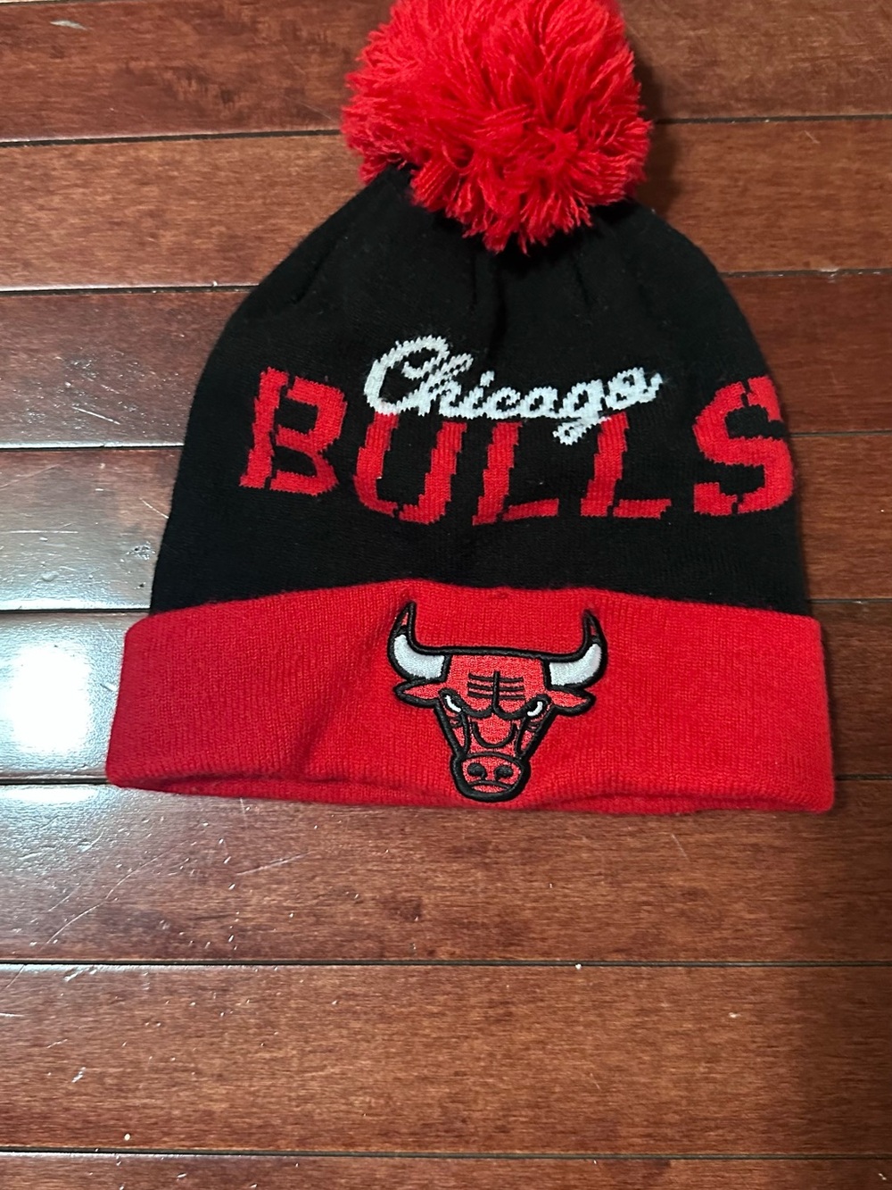 NBA Chicago Bulls Kids Pom Beanie Hat - Black & Red
